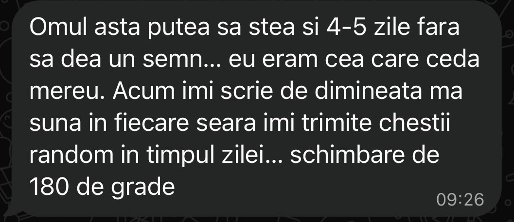 Mesaj WhatsApp de la o persoană care a lucrat cu mine, despre schimbarea de comportament a unei persoane importante pentru ea.
